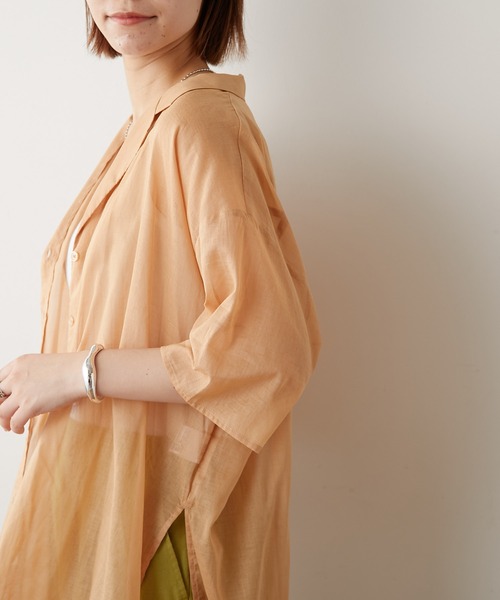 CIAOPANIC TYPY(チャオパニックティピー)の「綿シアー開襟スリットカラーシャツ(シャツ/ブラウス・レディース・サンドベージュ/グリーン系その他/ブラウン/チャコールグレー・ONE SIZE)」の3枚目の写真