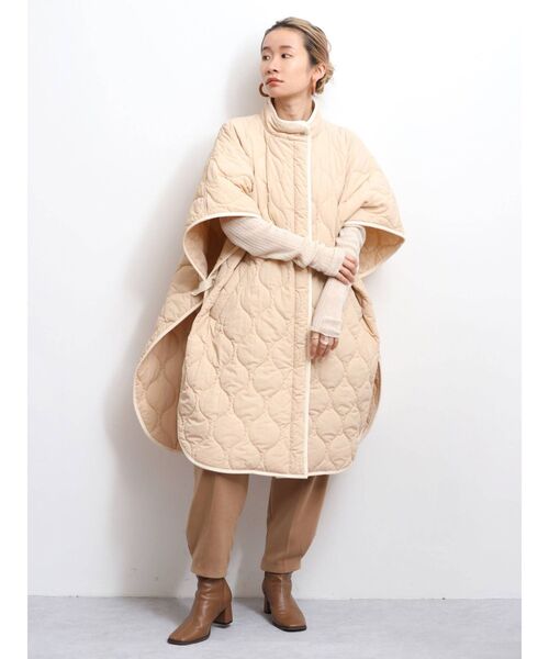Ungrid（アングリッド）の「キルティングリバーシブルポンチョ（ポンチョ・レディース・アイボリー/カーキ・FREE）」の14枚目の写真