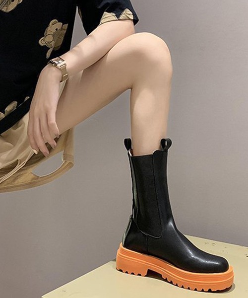 AMOUR BOX(アムールボックス)の「サイドゴアプラットフォームブーツ(ブーツ・レディース・テラコッタ/ブラック/ホワイト・37/40/38/39/36)」の1枚目の写真