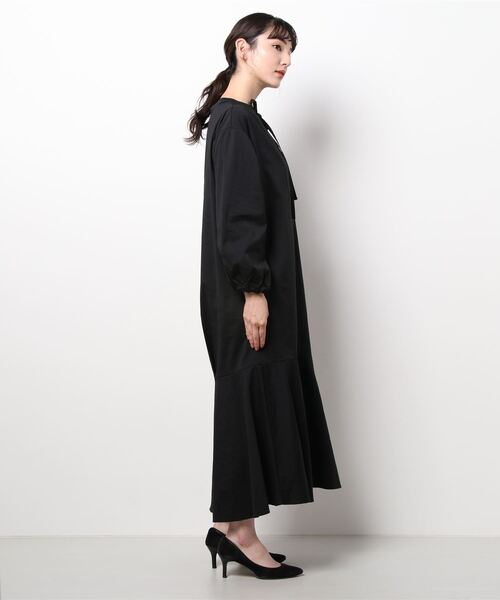 DouDou（ドゥドゥ）の「バックボリュームタック切替ワンピース（ワンピース・レディース・ブルー/ブラック/ベージュ・FREE）」の4枚目の写真