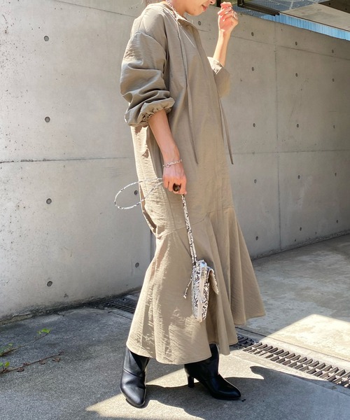 DouDou（ドゥドゥ）の「バックボリュームタック切替ワンピース（ワンピース・レディース・ブルー/ブラック/ベージュ・FREE）」の12枚目の写真