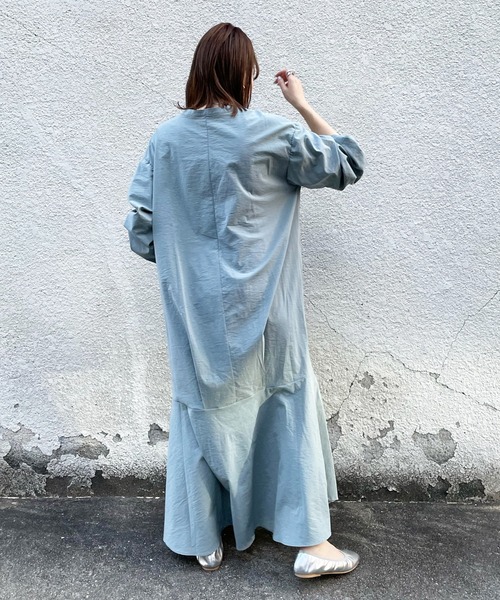 DouDou（ドゥドゥ）の「バックボリュームタック切替ワンピース（ワンピース・レディース・ブルー/ブラック/ベージュ・FREE）」の22枚目の写真