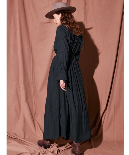 ALEXIA STAM（アリシアスタン）の「Stand Collar Maxi Dress/スタンドカラーマキシドレス（ワンピース・レディース・チャコールグレー/ブラウン・FREE）」の13枚目の写真