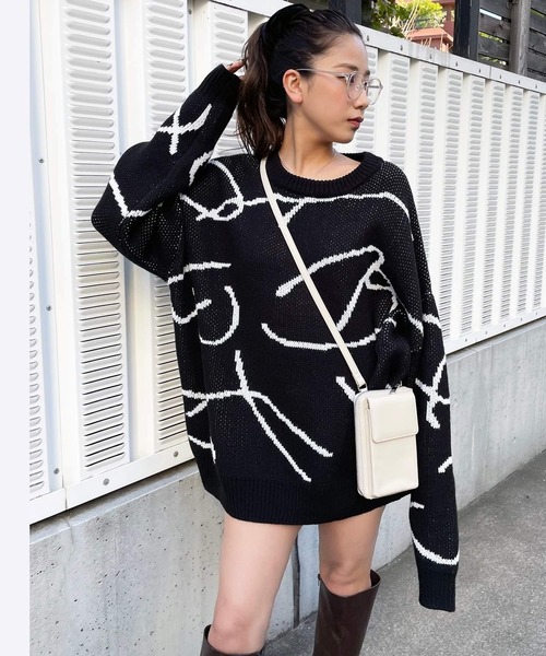 SPIRALGIRL(スパイラルガール)の「ラインアートジャガードニット(ニット/セーター・レディース・オフホワイト/ベージュ/ブラック・FREE)」の2枚目の写真