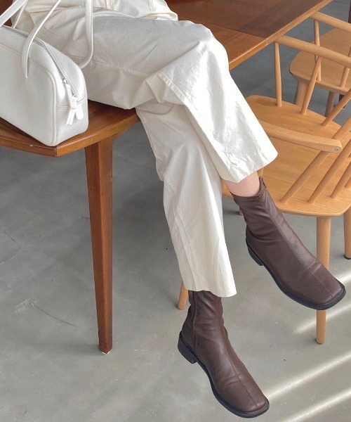 mood for a day（ムードフォーアデイ）の「square socks short boots / スクエアソックスショートブーツ（ブーツ・レディース・ブラック/ブラウン/アイボリー/ベージュ・23.0cm/24.0cm/25.0cm/23.5㎝/24.5㎝/24.5cm）」の13枚目の写真