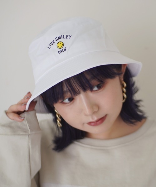 dictionary(ディクショナリー)の「【 LIVE SMILEY / ライブスマイリー 】 LIVE SMILEY BUCKET HAT / スマイルマーク バケットハット(ハット・レディース・ベージュ/ホワイト/ブラック・FREE)」の2枚目の写真
