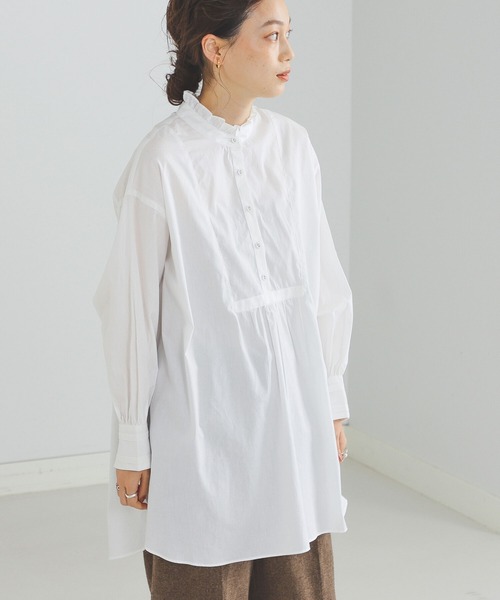 BEAMS HEART（ビームスハート）の「BEAMS HEART / ネックフリル ハシゴ チュニック（チュニック・レディース・チャコールグレー/オフホワイト/ブルー・FREE）」の16枚目の写真