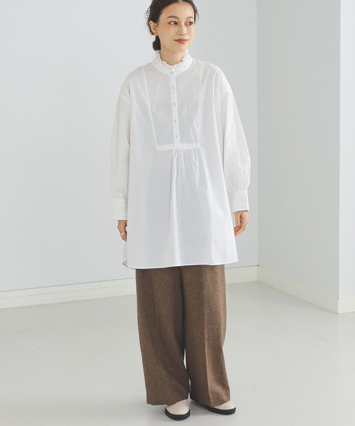 BEAMS HEART（ビームスハート）の「BEAMS HEART / ネックフリル ハシゴ チュニック（チュニック・レディース・チャコールグレー/オフホワイト/ブルー・FREE）」の17枚目の写真