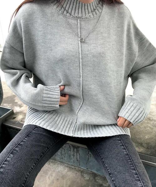 INGNI（イング）の「モックネックサイドスリットチュニックニット（ニット/セーター・レディース・ピンク/ブルー/グリーン/アイボリー/グレー/ブラック/イエロー/レッド・M）」の4枚目の写真