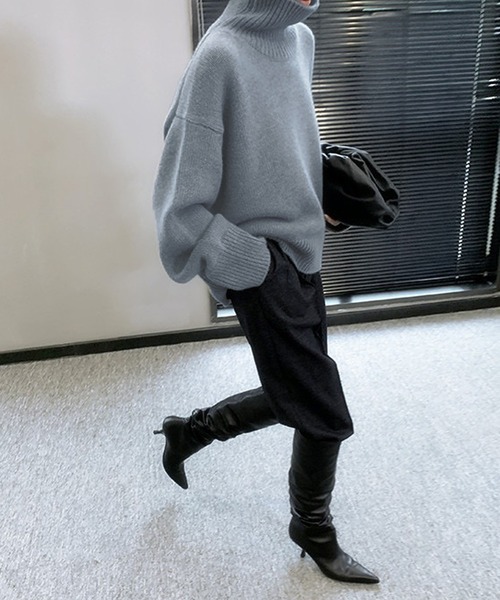 Doula Doula(ドゥーラドゥーラ)の「オーバーサイズハイネックニット(ニット/セーター・レディース・オフホワイト/ブラック/ブラウン/ベージュ/ピンク/ライトブルー/ライトグリーン・FREE)」の9枚目の写真