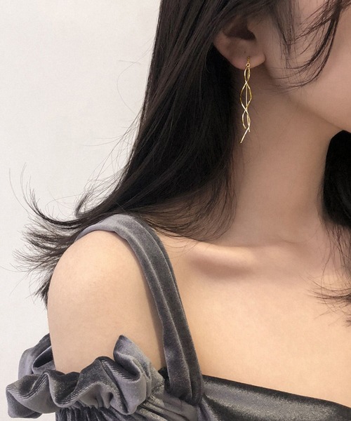 LA VORAGINE（ラ ヴォラジネ）の「波型ピアス（ピアス（両耳用）・レディース・A/B/C・FREE）」の3枚目の写真