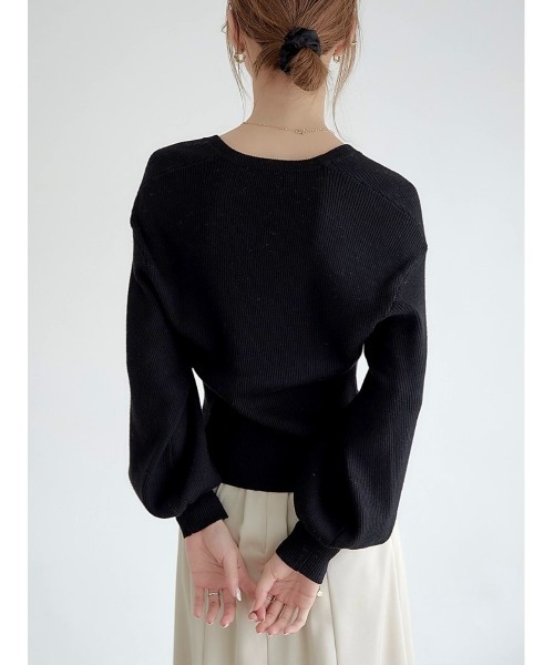 amel（エイメル）の「ボリュームスリーブカシュクールニット（ニット/セーター・レディース・ブラック・FREE）」の3枚目の写真