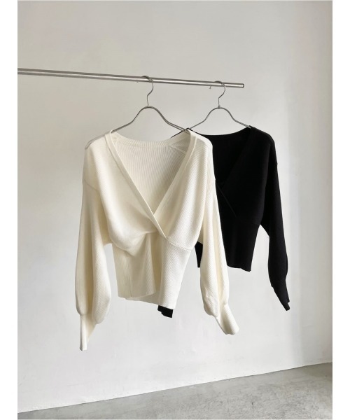 amel（エイメル）の「ボリュームスリーブカシュクールニット（ニット/セーター・レディース・ブラック・FREE）」の5枚目の写真