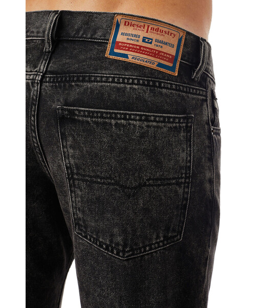 DIESEL（ディーゼル）の「DIESEL SS22 メンズ デニムパンツ スリムフィット ブラック サステナブル（デニムパンツ・メンズ・ブラック・33inch/29inch/36inch/30inch/32inch/31inch/28inch/34inch/26inch/27inch）」の10枚目の写真