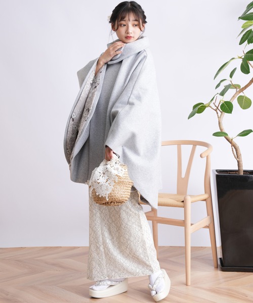 utatane（ウタタネ）の「和装コート ポンチョ ニコアンティーク（ポンチョ・レディース・グレー・FREE）」の2枚目の写真