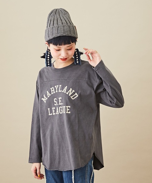 CUBE SUGAR（キューブシュガー）の「カットソーピグメント切替カレッジロゴプリントロンT（Tシャツ/カットソー・レディース・チャコールグレー/マスタード/ネイビー/ピンク・M）」の2枚目の写真