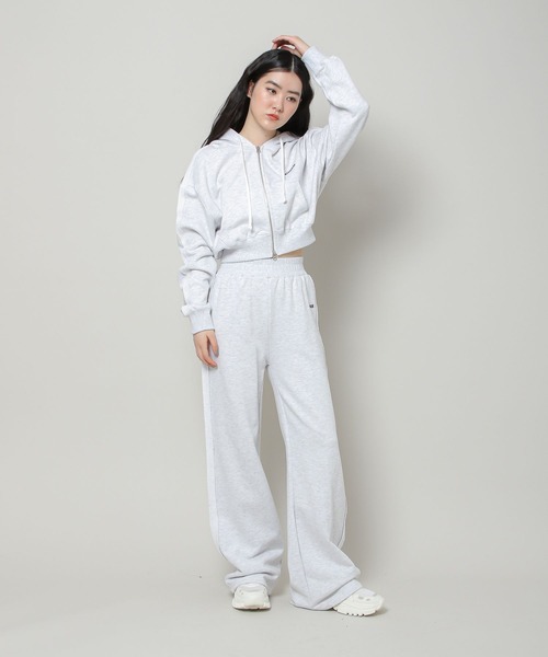 CHUCK（チャック）の「CHUCK／ステッチショートZIP  2277029（パーカー・レディース・ライトグレー・FREE）」の2枚目の写真