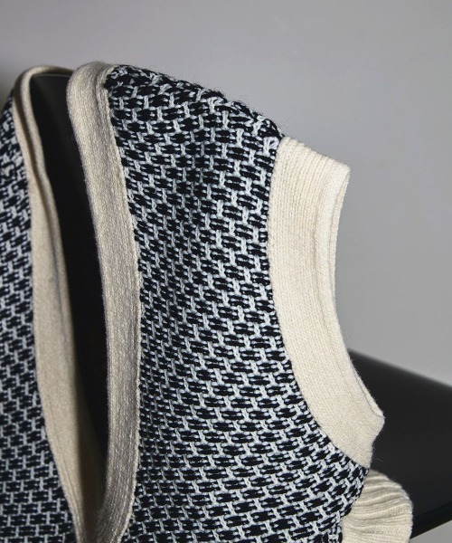 TODAYFUL(トゥデイフル)の「TODAYFUL(トゥデイフル) "Jacquard Knit Vest"ジャガードニットベスト/12220515(ニット/セーター・レディース・ブラック/オリーブ・ONE SIZE)」の21枚目の写真