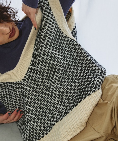 TODAYFUL(トゥデイフル)の「TODAYFUL(トゥデイフル) "Jacquard Knit Vest"ジャガードニットベスト/12220515(ニット/セーター・レディース・ブラック/オリーブ・ONE SIZE)」の9枚目の写真