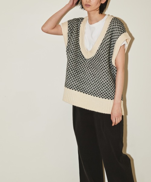 TODAYFUL(トゥデイフル)の「TODAYFUL(トゥデイフル) "Jacquard Knit Vest"ジャガードニットベスト/12220515(ニット/セーター・レディース・ブラック/オリーブ・ONE SIZE)」の11枚目の写真