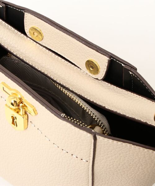 CURI BISCUI（キュリ　ビスキュイ）の「【CURIBISCUI】ポーチ付き キーモチーフバッグ（ショルダーバッグ・レディース・イエロー/アイボリー/ブラック/モカ・FREE）」の12枚目の写真