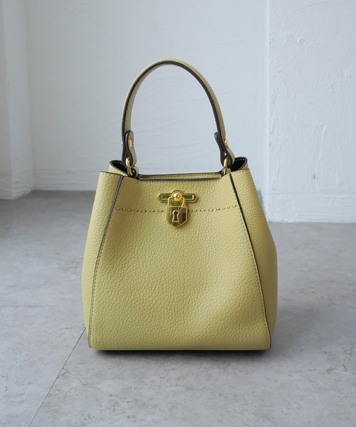 CURI BISCUI（キュリ　ビスキュイ）の「【CURIBISCUI】ポーチ付き キーモチーフバッグ（ショルダーバッグ・レディース・イエロー/アイボリー/ブラック/モカ・FREE）」の4枚目の写真