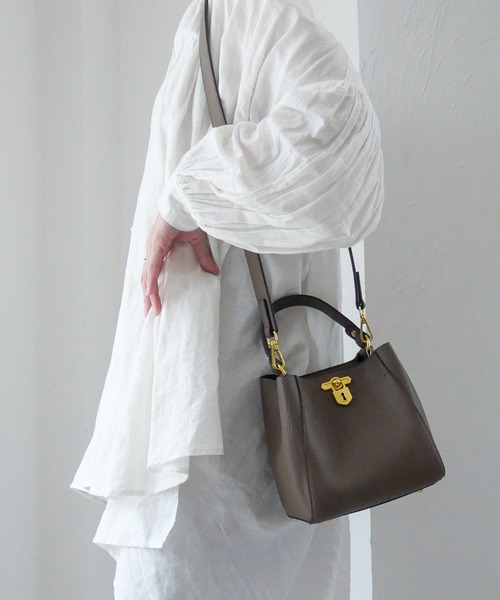 CURI BISCUI（キュリ　ビスキュイ）の「【CURIBISCUI】ポーチ付き キーモチーフバッグ（ショルダーバッグ・レディース・イエロー/アイボリー/ブラック/モカ・FREE）」の3枚目の写真