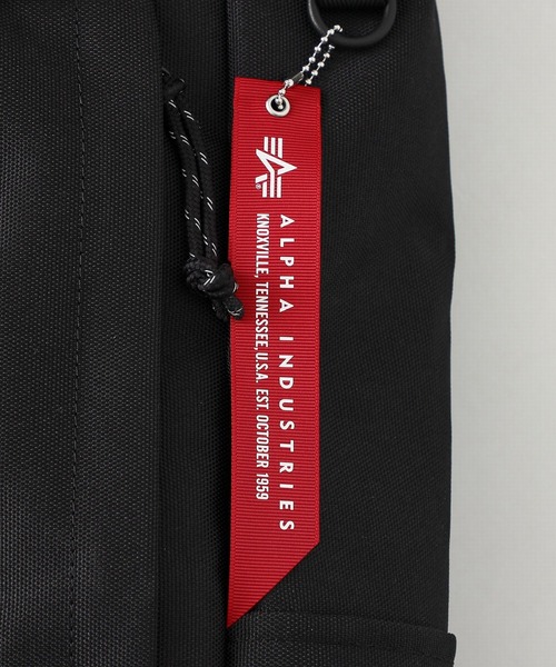 Alpha Industries(アルファインダストリーズ)の「【A3収納可能!通勤通学リュック】ボックスデイパック 30L PC収納可能(バックパック/リュック・メンズ・ブラック・FREE)」の4枚目の写真