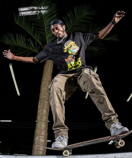 Diamond SUPPLY CO.（ダイアモンドサプライ）の「Diamond Supply Co./ダイアモンド×Bored Ape Yatch Clubコラボモデル オーバーサイズ ビッグプリントTee/MUTANT キャラTシャツ  A22DMPA104（Tシャツ/カットソー・メンズ・ホワイト/ブラック/ブルー・M/L/XL）」の5枚目の写真