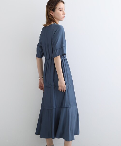 INDIVI 比翼仕立 ウエストタックデザインワンピース ブルー 05 INDIVI（インディヴィ）の「◇【洗える】タックデザインワンピース