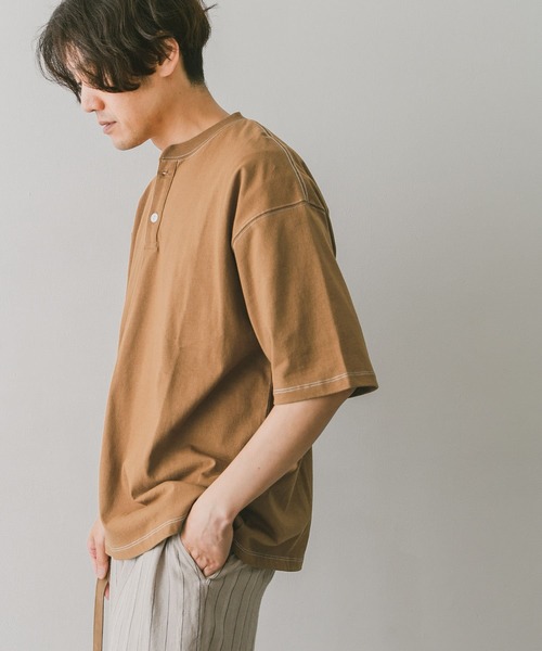 URBAN RESEARCH DOORS(アーバンリサーチドアーズ)の「配色ヘンリーネックTシャツ(Tシャツ/カットソー・メンズ・チャコールグレー/ホワイト/オリーブ/ブラウン系その他・MEDIUM/LARGE)」の14枚目の写真