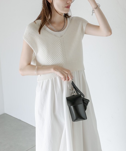 mystic（ミスティック）の「ニットベストアメスリワンピースSET（ワンピース・レディース・ブラック/ベージュ/オフホワイト・1/2）」の12枚目の写真