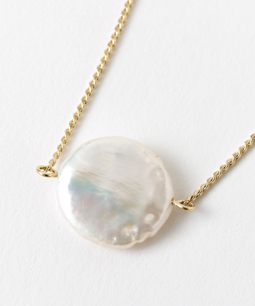 abahouse mavie（アバハウスマヴィ）の「淡水パールモチーフネックレス（ネックレス・レディース・ゴールド・フリー）」の4枚目の写真