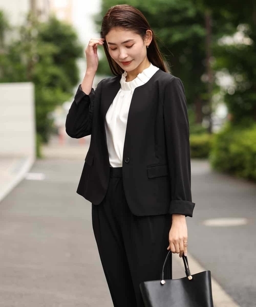 a.v.v(アーヴェヴェ)の「【接触冷感/セットアップ対応】ハイストレッチキーネックライトジャケット(テーラードジャケット・レディース・ライトグレー/ブラック・40/38/36/42/34)」の3枚目の写真