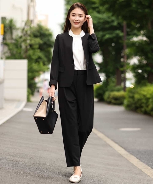 a.v.v(アーヴェヴェ)の「【接触冷感/セットアップ対応】ハイストレッチキーネックライトジャケット(テーラードジャケット・レディース・ライトグレー/ブラック・40/38/36/42/34)」の6枚目の写真