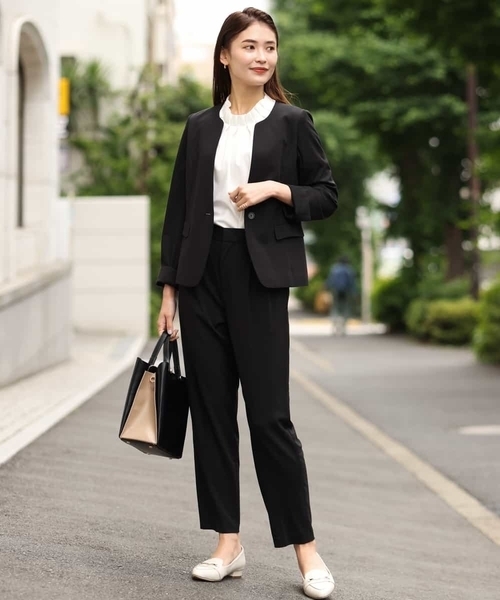 a.v.v(アーヴェヴェ)の「【接触冷感/セットアップ対応】ハイストレッチキーネックライトジャケット(テーラードジャケット・レディース・ライトグレー/ブラック・40/38/36/42/34)」の7枚目の写真