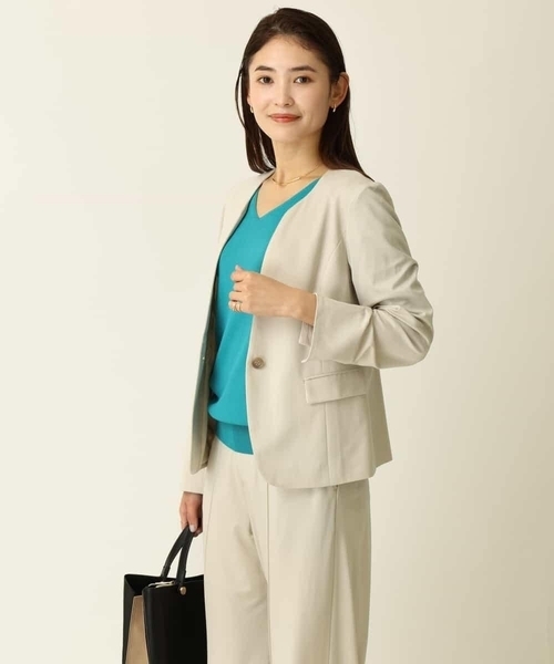 a.v.v(アーヴェヴェ)の「【接触冷感/セットアップ対応】ハイストレッチキーネックライトジャケット(テーラードジャケット・レディース・ライトグレー/ブラック・40/38/36/42/34)」の17枚目の写真