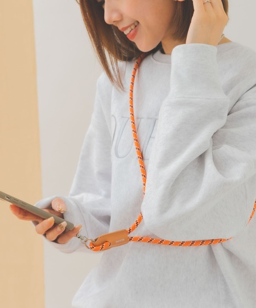 RODE SKO（ロデスコ）の「BEAU’RE　モバイルコードストラップ（スマホケース/カバー・レディース・ブラック/モカ/カーキ/ネイビー/オレンジ・ONE）」の17枚目の写真