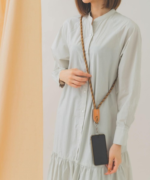 RODE SKO（ロデスコ）の「BEAU’RE　モバイルコードストラップ（スマホケース/カバー・レディース・ブラック/モカ/カーキ/ネイビー/オレンジ・ONE）」の7枚目の写真