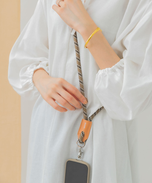 RODE SKO（ロデスコ）の「BEAU’RE　モバイルコードストラップ（スマホケース/カバー・レディース・ブラック/モカ/カーキ/ネイビー/オレンジ・ONE）」の19枚目の写真