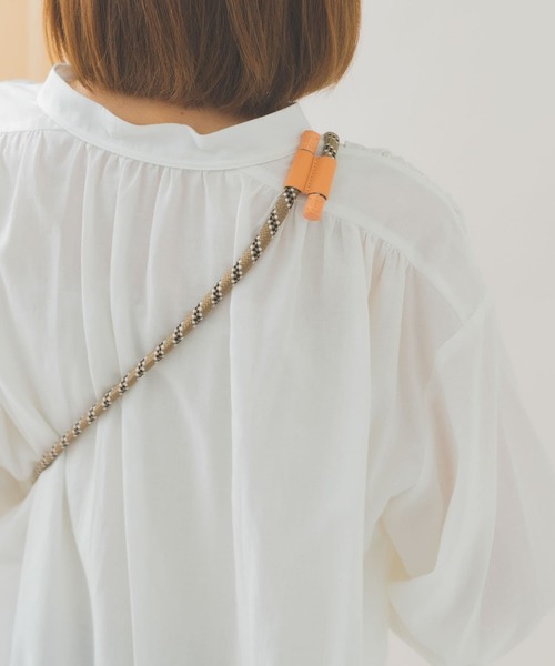 RODE SKO（ロデスコ）の「BEAU’RE　モバイルコードストラップ（スマホケース/カバー・レディース・ブラック/モカ/カーキ/ネイビー/オレンジ・ONE）」の21枚目の写真