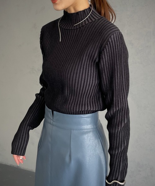 &g'aime（アンジェム）の「【&g’aime】二重臼ハイネックニット（ニット/セーター・レディース・チャコールグレー/ブラック/グレイッシュベージュ・FREE）」の5枚目の写真