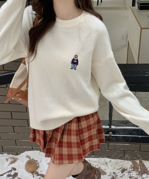 Vipoa（ヴィポア）の「ベアワンポイントセーター（ニット/セーター・レディース・パープル/ブラウン/ピンク/アイボリー/ブラック・FREE）」の18枚目の写真