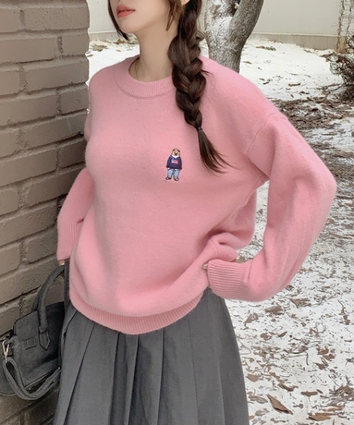 Vipoa（ヴィポア）の「ベアワンポイントセーター（ニット/セーター・レディース・パープル/ブラウン/ピンク/アイボリー/ブラック・FREE）」の19枚目の写真