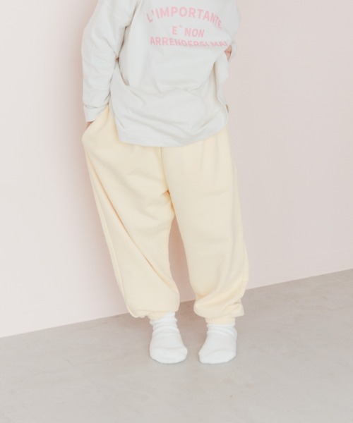LOWRYS FARM（ローリーズファーム）の「ウラケジョグパンツ　164327（その他パンツ・キッズ・グレー/グリーン/イエロー/ピンク・110cm/120cm/130cm/140cm/150cm）」の3枚目の写真