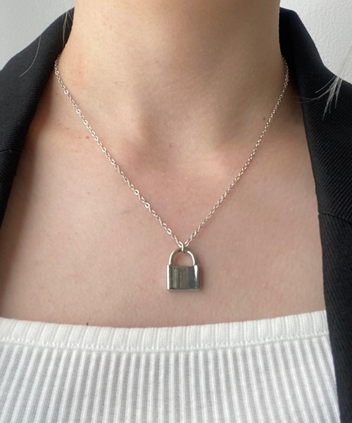 WEGO（ウィゴー）の「WEGO/プチペン (ネックレス)（ネックレス・レディース・その他4/その他2/その他3/その他1/その他5/その他8/その他6/その他10/その他11/その他7/その他9/その他13/その他12/その他19/その他15/その他16/その他18/その他14/その他17/その他22/その他20/その他21/その他23/その他24/その他25/その他26/その他27/その他28/その他29/その他30/その他32/その他31/その他34/その他33/その他35/A/B/G/F/E/D/C/H/J/K/I/M/N/O/L/P/R/S/T/U/V/W/Q/シルバー系その他6/Y/シルバー/シルバー系その他2/シルバー系その他4/その他/シルバー系その他/Z/シルバー系その他3/シルバー系その他5/X/シルバー系その他7・FREE）」の17枚目の写真