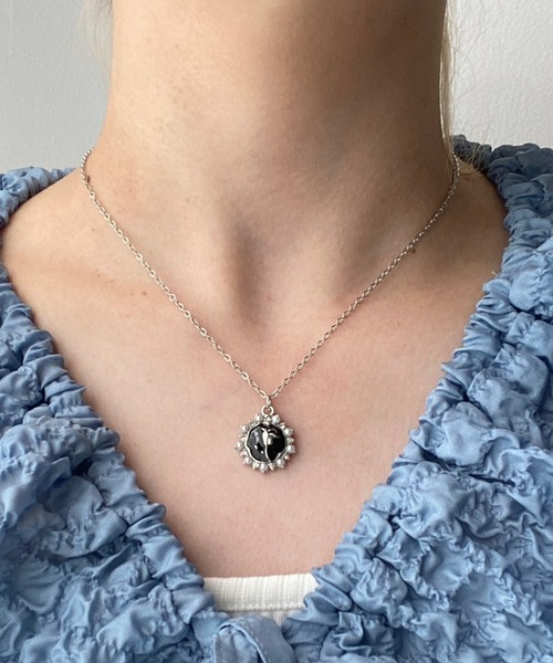 WEGO（ウィゴー）の「WEGO/プチペン (ネックレス)（ネックレス・レディース・その他4/その他2/その他3/その他1/その他5/その他8/その他6/その他10/その他11/その他7/その他9/その他13/その他12/その他19/その他15/その他16/その他18/その他14/その他17/その他22/その他20/その他21/その他23/その他24/その他25/その他26/その他27/その他28/その他29/その他30/その他32/その他31/その他34/その他33/その他35/A/B/G/F/E/D/C/H/J/K/I/M/N/O/L/P/R/S/T/U/V/W/Q/シルバー系その他6/Y/シルバー/シルバー系その他2/シルバー系その他4/その他/シルバー系その他/Z/シルバー系その他3/シルバー系その他5/X/シルバー系その他7・FREE）」の20枚目の写真