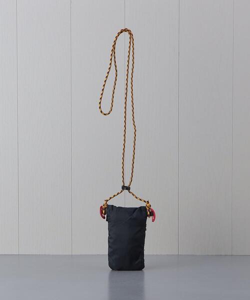 koti BEAUTY&YOUTH(コティ ビューティアンドユース)の「<Klattermusen>ALGIR LANYARD POCKET/ポーチ(ショルダーバッグ・メンズ・ブラック/ライトグレー・FREE)」の5枚目の写真