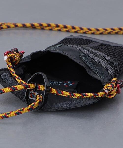 koti BEAUTY&YOUTH(コティ ビューティアンドユース)の「<Klattermusen>ALGIR LANYARD POCKET/ポーチ(ショルダーバッグ・メンズ・ブラック/ライトグレー・FREE)」の10枚目の写真