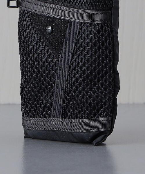 koti BEAUTY&YOUTH(コティ ビューティアンドユース)の「<Klattermusen>ALGIR LANYARD POCKET/ポーチ(ショルダーバッグ・メンズ・ブラック/ライトグレー・FREE)」の8枚目の写真